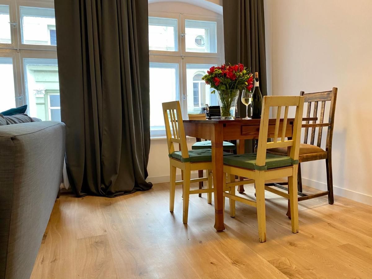 Apartament Hrabala Еленя-Гура Экстерьер фото