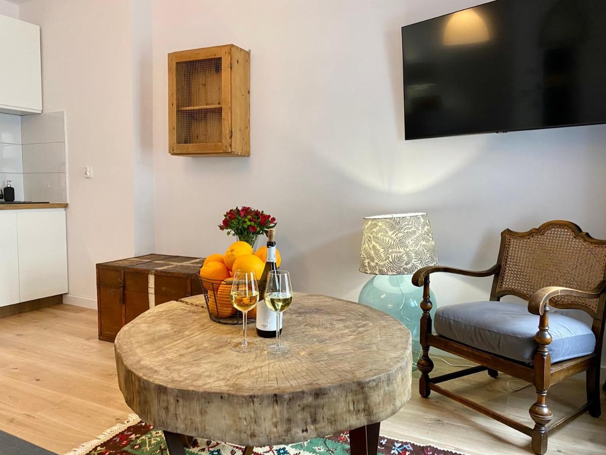 Apartament Hrabala Еленя-Гура Экстерьер фото