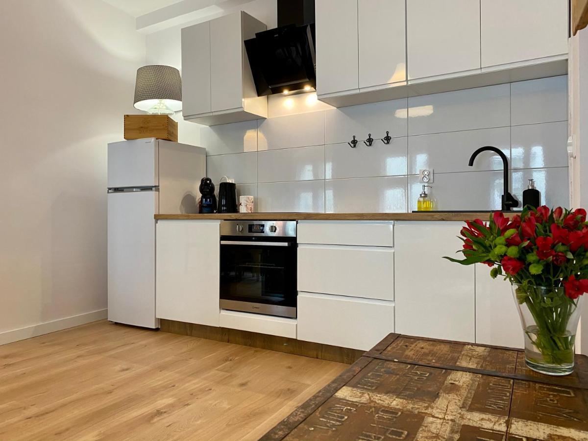 Apartament Hrabala Еленя-Гура Экстерьер фото
