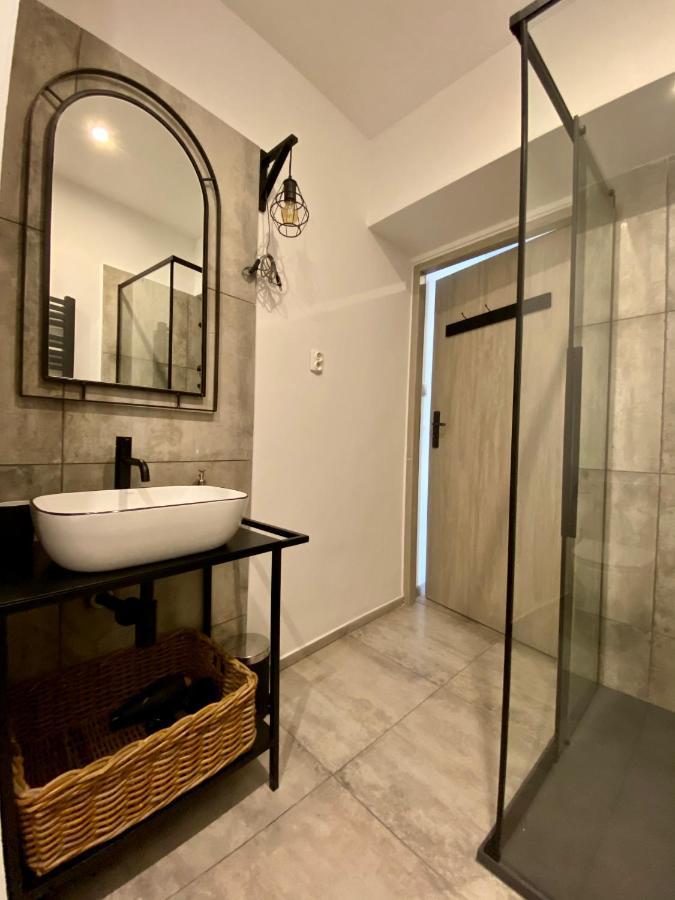 Apartament Hrabala Еленя-Гура Экстерьер фото