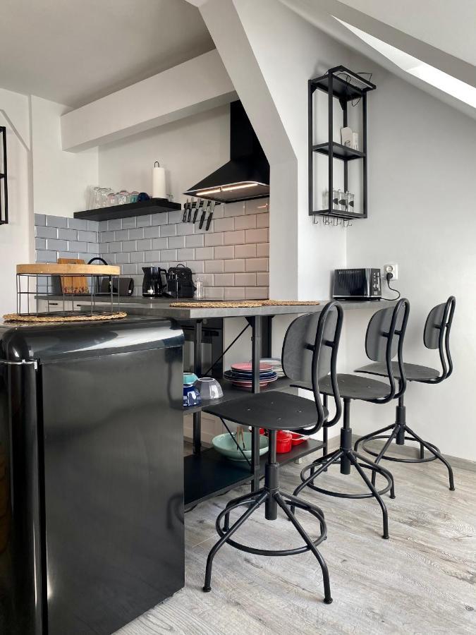 Apartament Hrabala Еленя-Гура Экстерьер фото