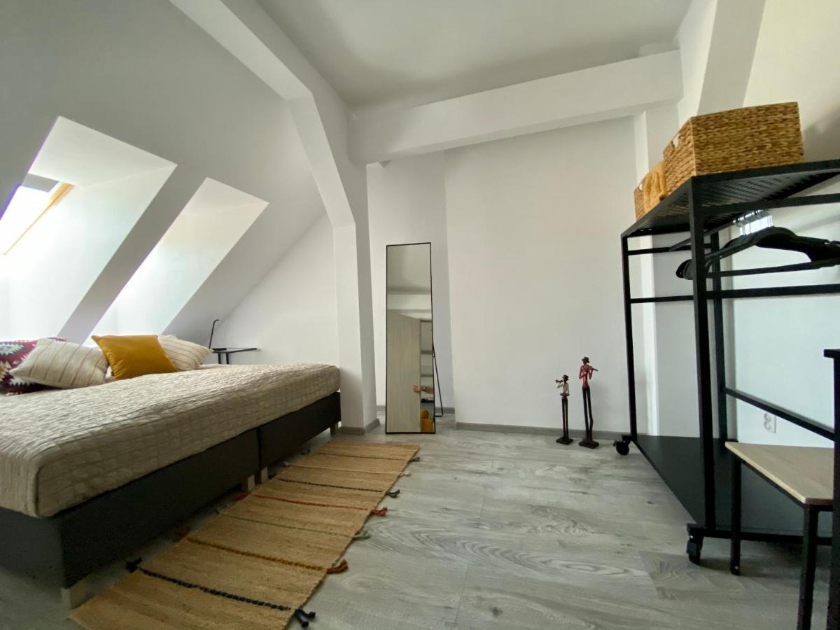 Apartament Hrabala Еленя-Гура Экстерьер фото